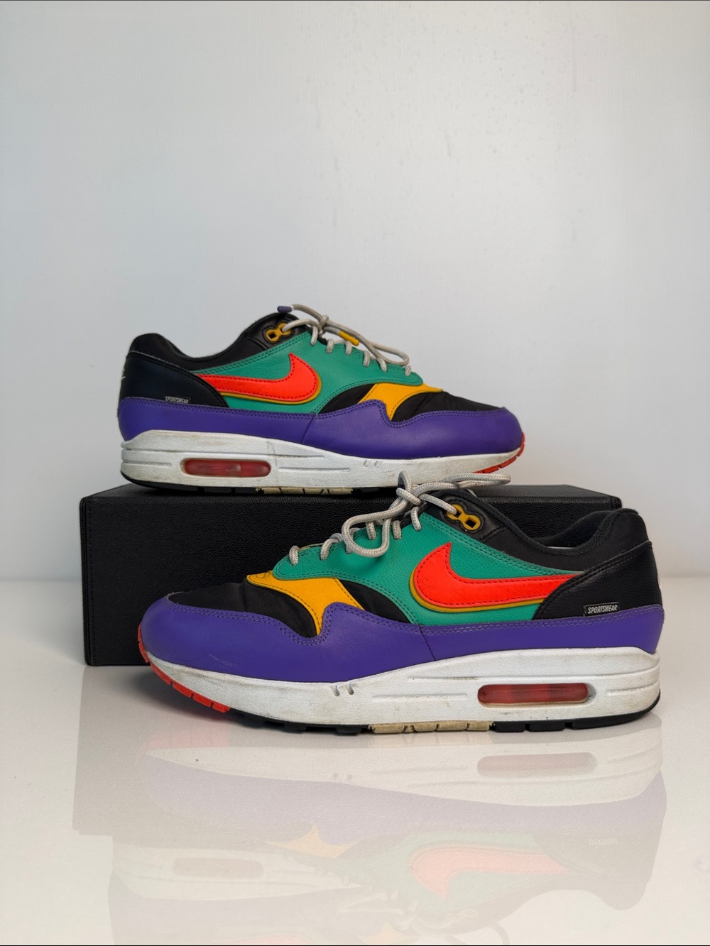 Nike Air Force 1 SE - Size 10
